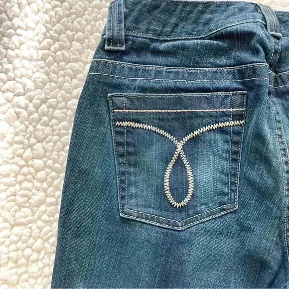 Calvin Klein Modern Flare Midrise Faded Stretch Embroidered Jeans Size 6 - Picture 5 of 15